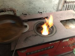 生物質(zhì)鍋爐_生物質(zhì)顆粒取暖爐_生物顆粒燃燒機