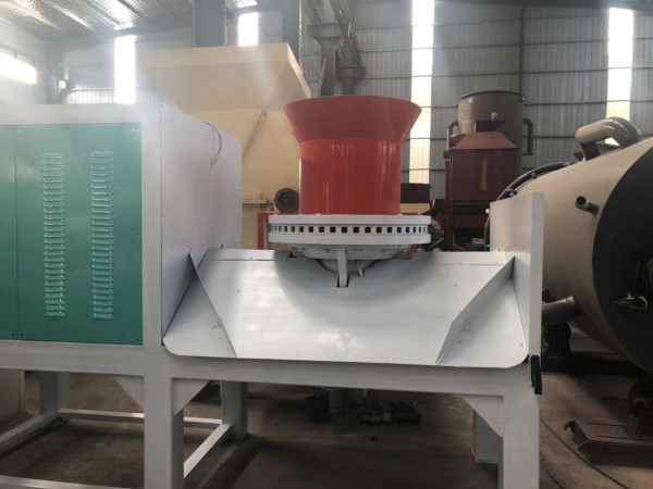 生物質(zhì)壓塊機(jī)